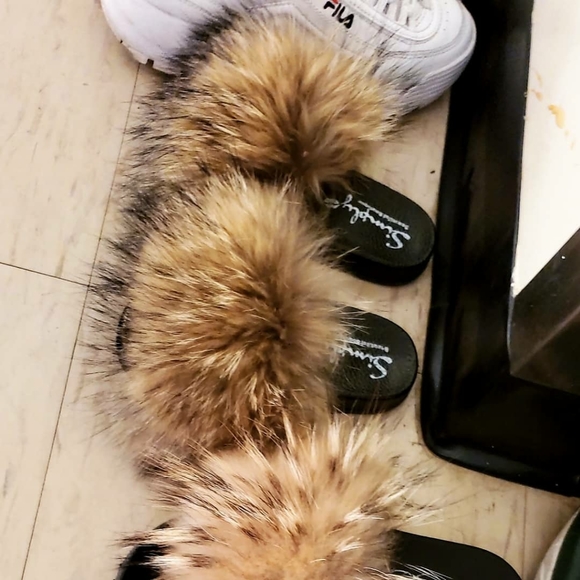 Real Furr Slippers - Picture 1 of 2